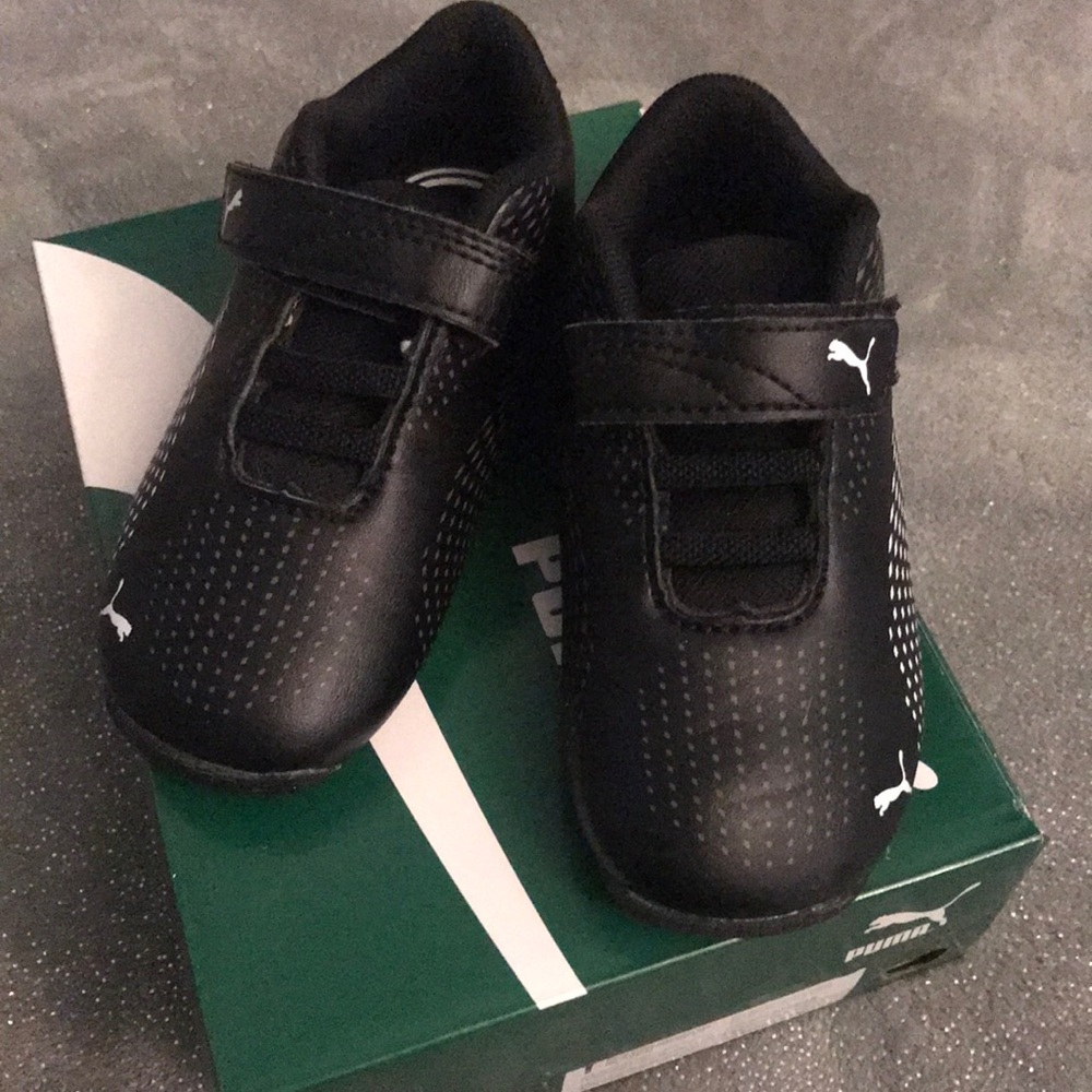 Toddler pumas size 6c